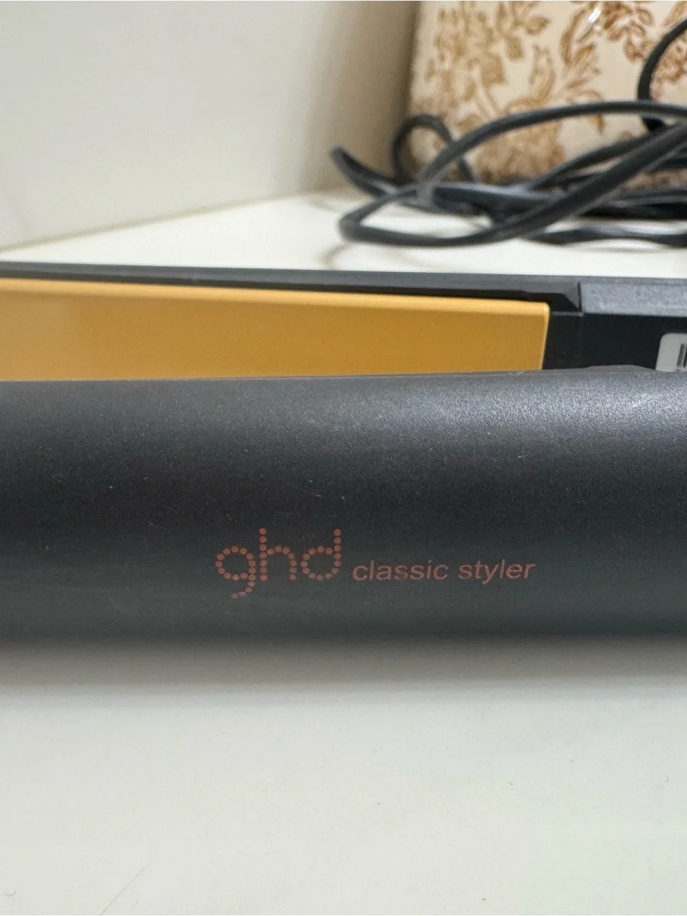 ghd Classic Styler Hair Straightener in Black with Gold Plates